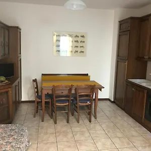  Apartment Guzzi - Italien